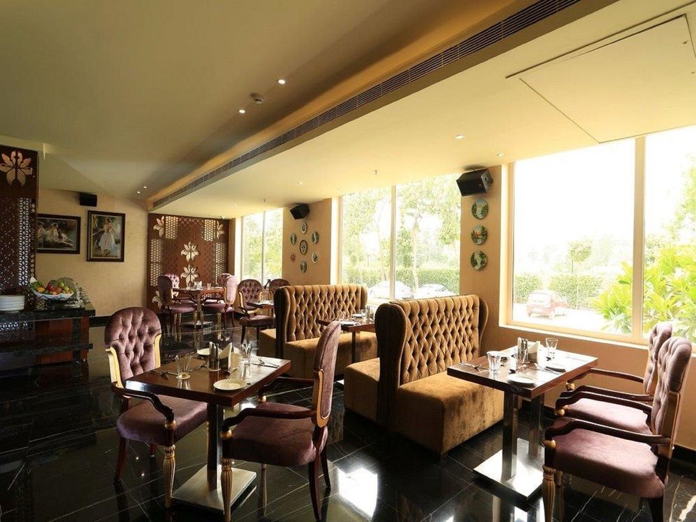 Hotel Atrio By Devam Gurgaon Exterior foto