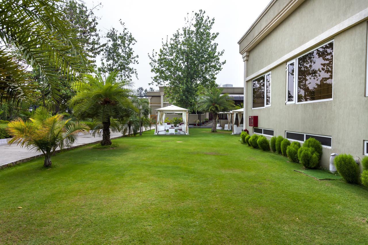 Hotel Atrio By Devam Gurgaon Exterior foto